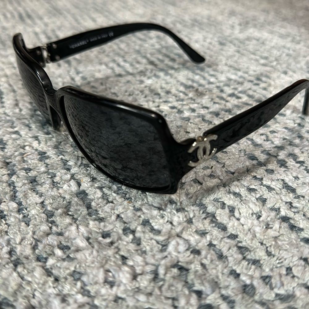 Authentic Classic CHANEL Black Sunglasses